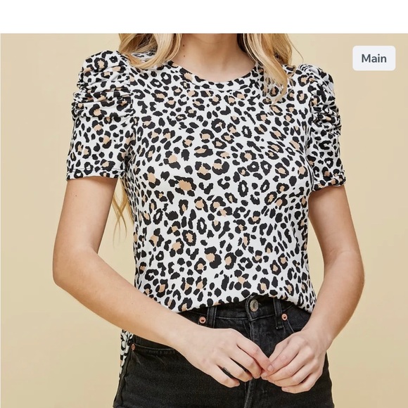 Les Amis Tops - Fitted Black and White Ruffled Blouse with Short Sleeves